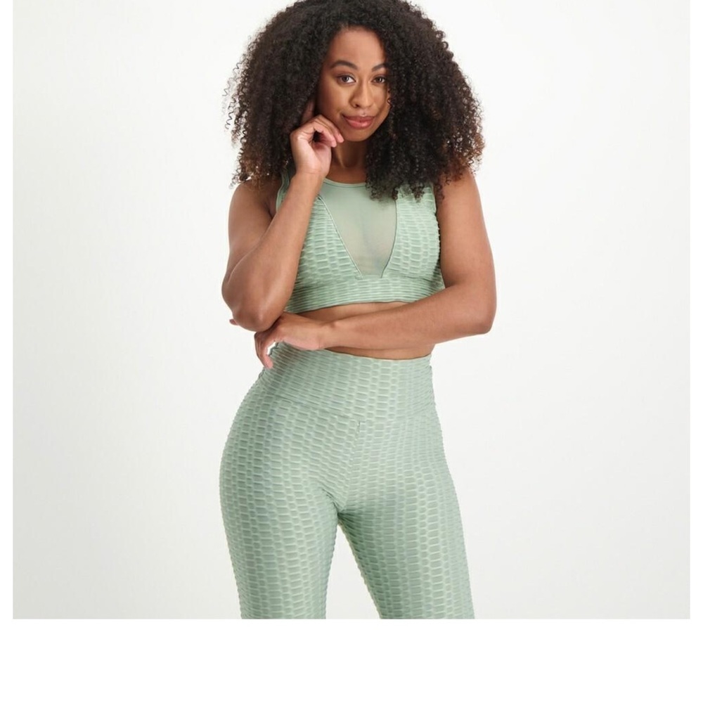 NWT Women’s Matching Workout Set Sage Green w/ Cinched Bottom S/M